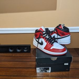Air Jordan 1 mid Chicago